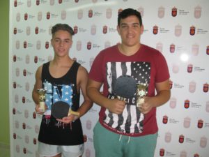 Tenis mesa juvenil campeón y subcampeón